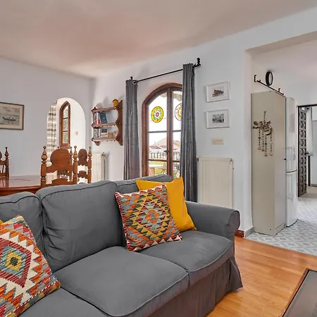 Capistrano Village, Casa Halo